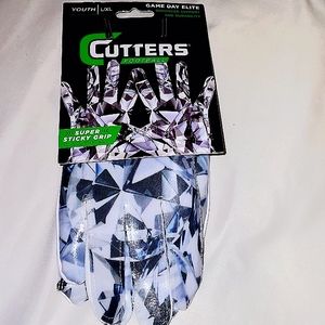 Cutters-Game Day Elite Receiver Gloves (Youth-L/XL)